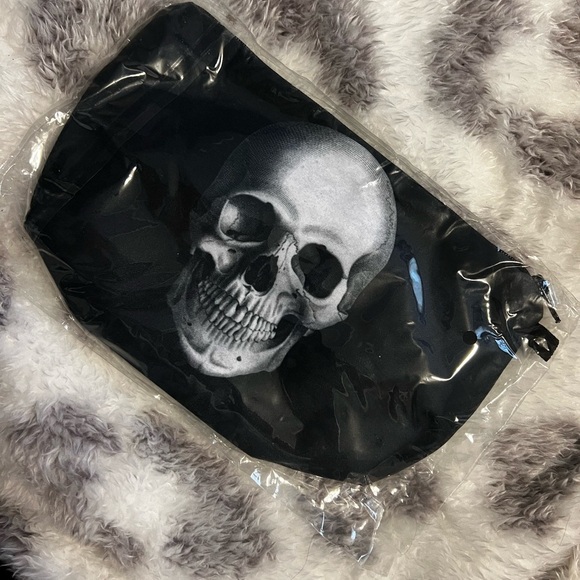 Skull makeup bag Women’s Size OS Black and White - Picture 4 of 5